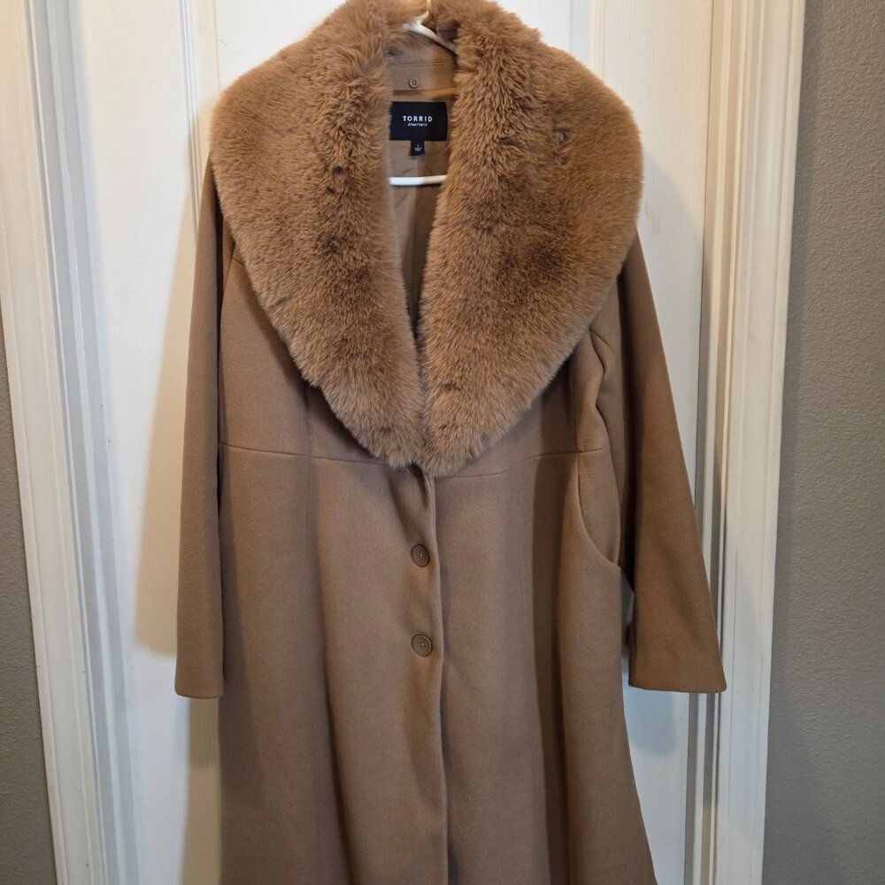Torrid Camel Faux Fur Collar Fit & Flare Coat – Size 1 - Picture 2 of 9
